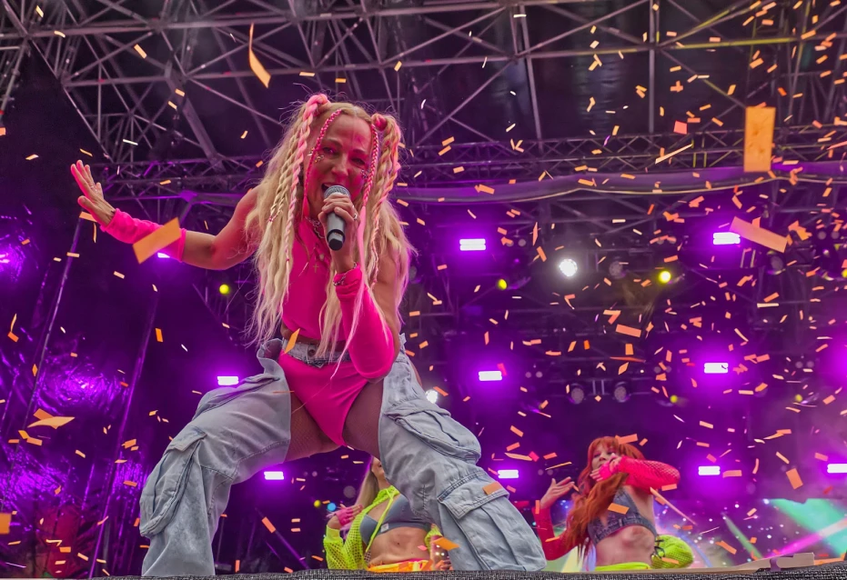 Loona beim Friedberg Open Air 2025, 90er Show