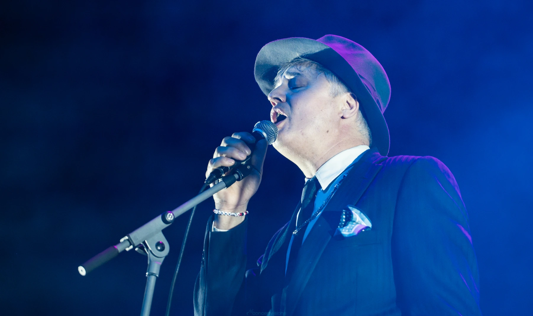 Peter Doherty hat im Februar 2026 seine ruhige Seite im Schlachthof Wiesbaden gezeigt.