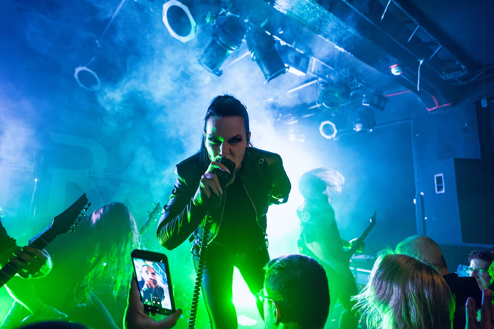 Hiraes im Café Central Weinheim 2026