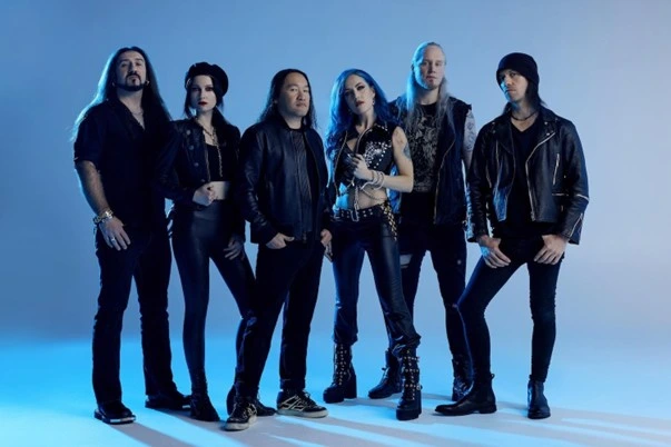 Alissa White-Gluz neue Frontfrau bei Dragonforce